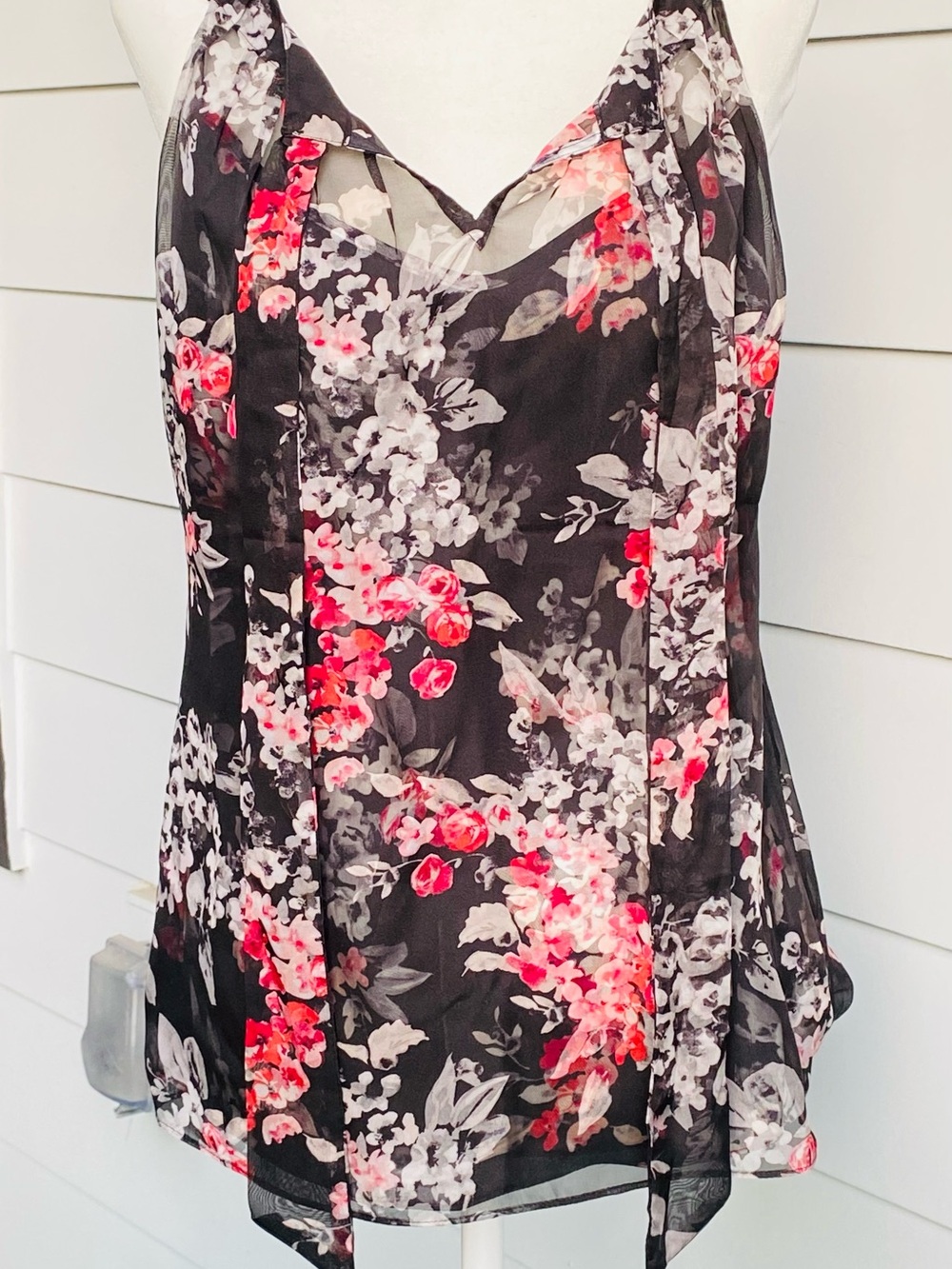 NWT White House Black Market Black Pink Floral Chiffon Sleeveless Blouse 2P